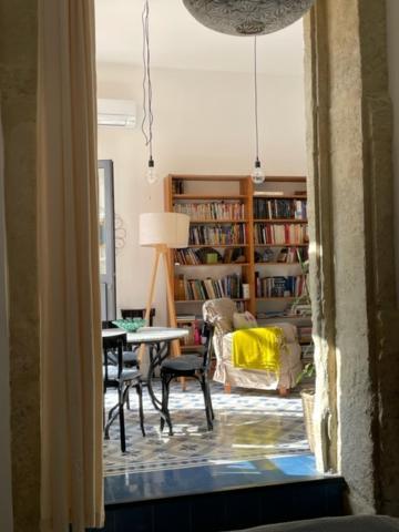 Un Oasis Au Coeur De La Vieille Ville, Classe 4 Etoiles Montpellier Exterior foto